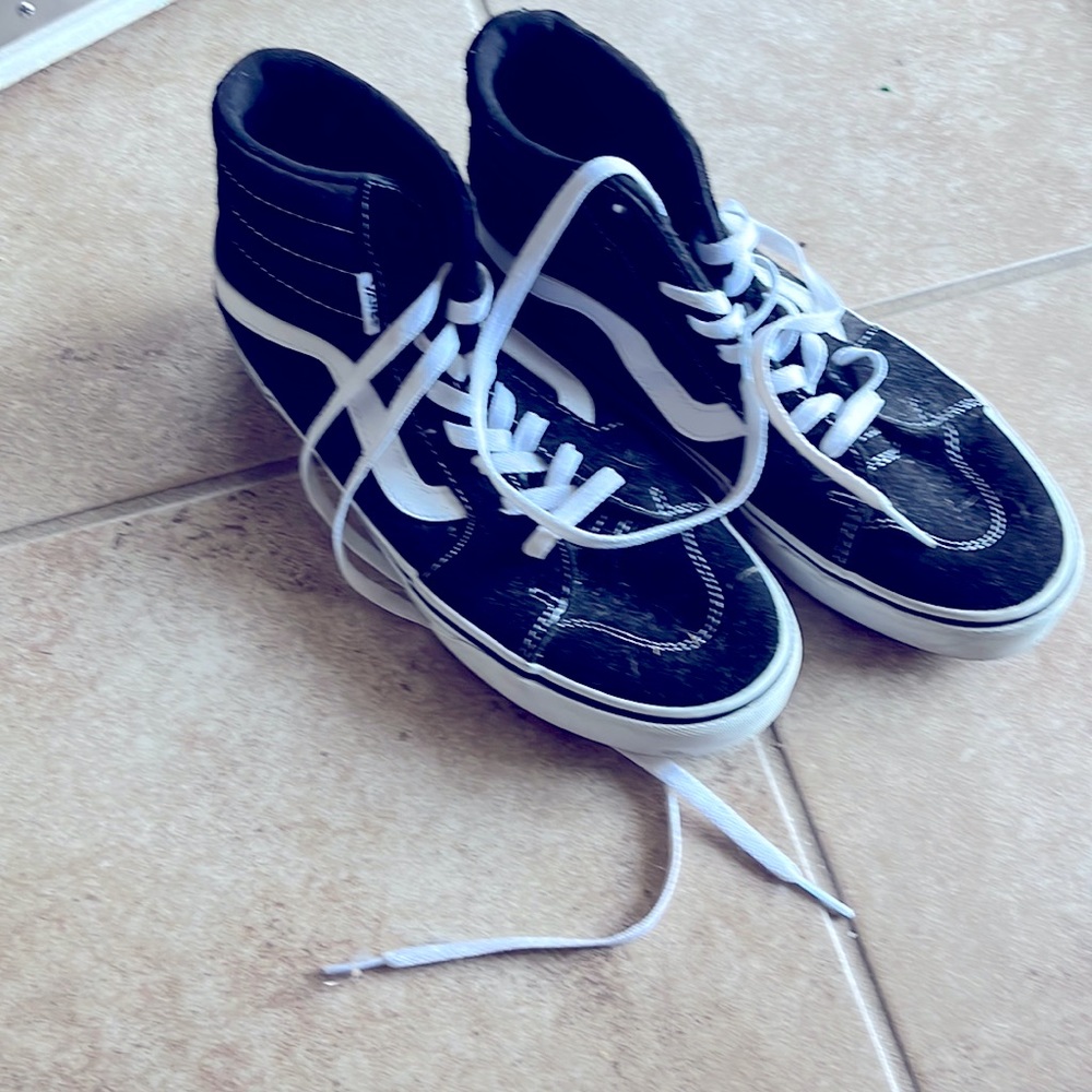 NWOT high top vans Size 8.5